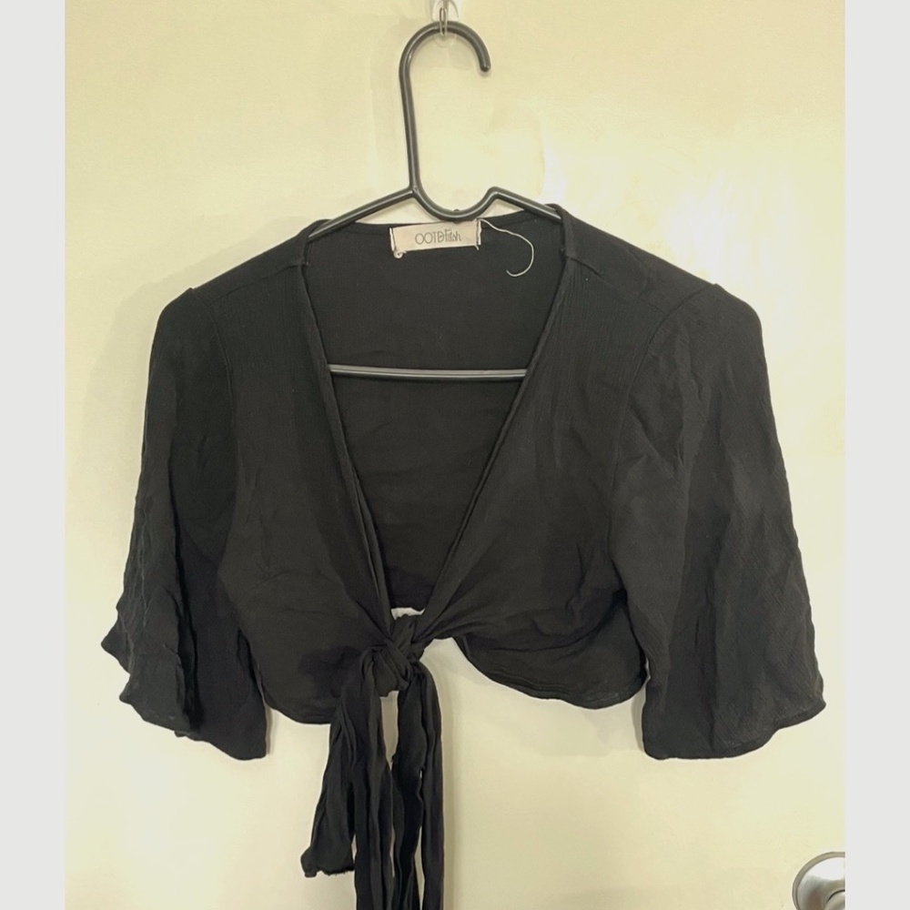 black tie up crop top